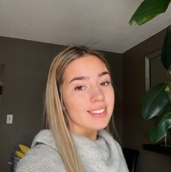 Meet your Posher, Isabella - Picture 1 of 1